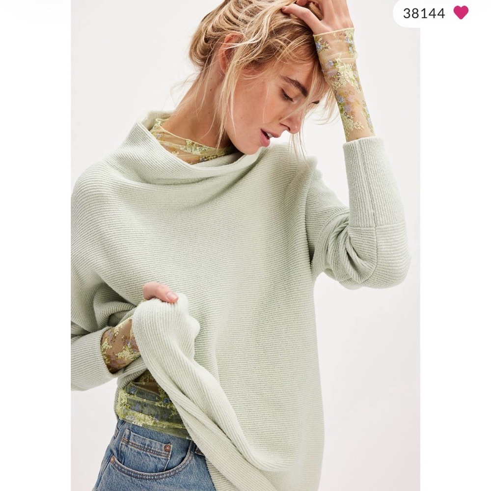 Free people Ottoman Slouchy Sweater XS in burgundy (worn once)